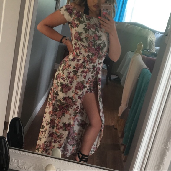 Floral off the shoulder romper - Picture 6 of 7